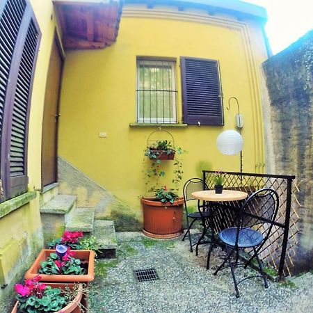 Апартаменти Cozy Garden Retrait Варенна Екстер'єр фото